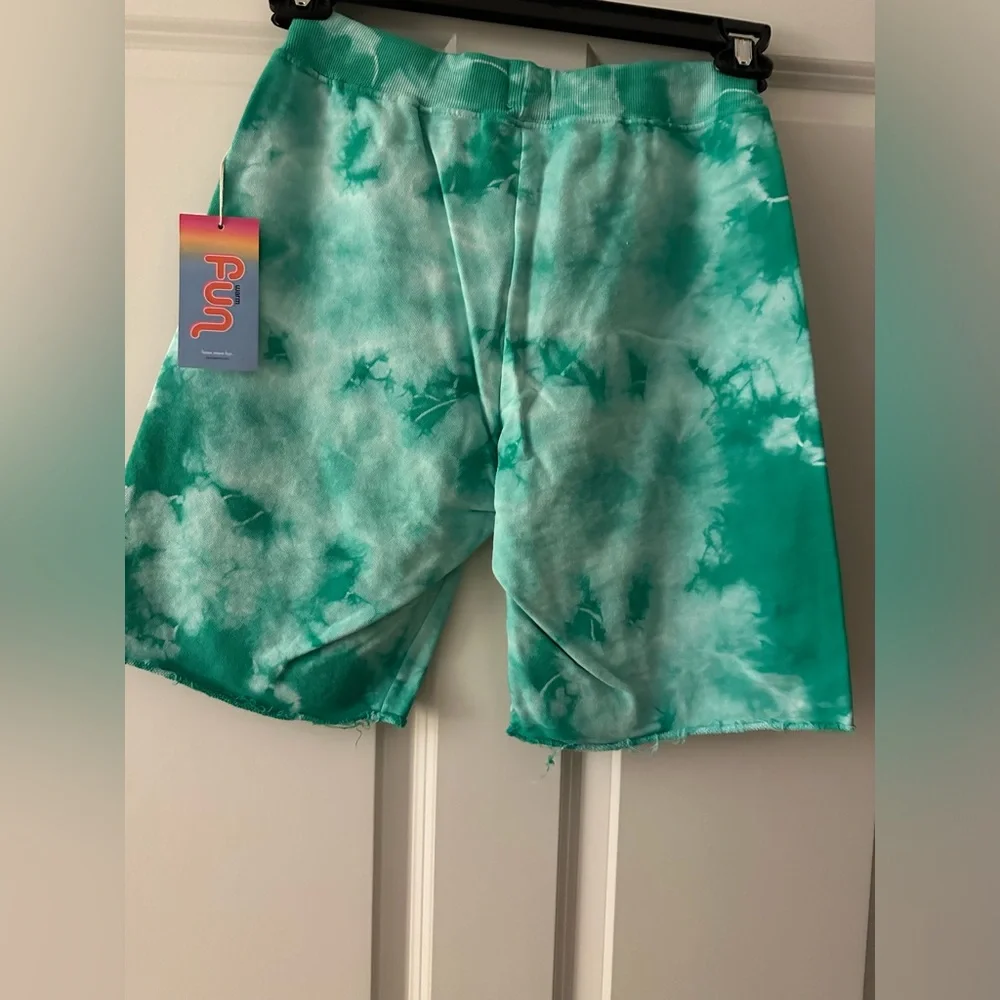 NWT Warm Fun Tie-Dye EMERALD Green SKATER Shorts SIZE medium - Picture 3 of 7